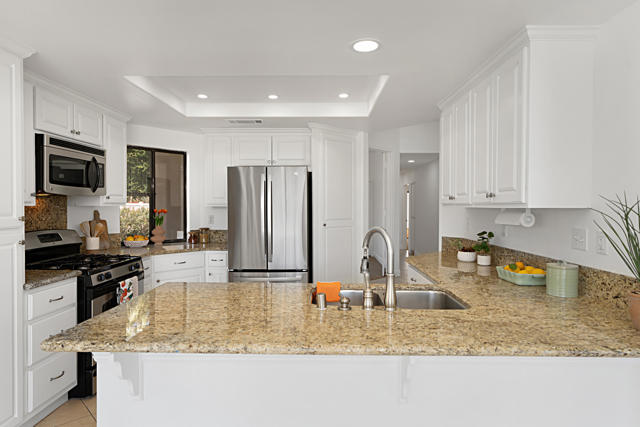 80471 Oak Tree, La Quinta CA: https://media.crmls.org/mediaz/bd0a4a6c-3fd3-4017-9182-ae201617e668.jpg