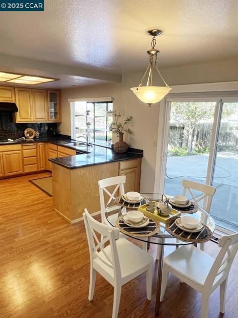 109 Scotts Chute Ct, Richmond CA: https://media.crmls.org/mediaz/bd0b4d04-af0f-4371-9609-52adf8174f41.jpg