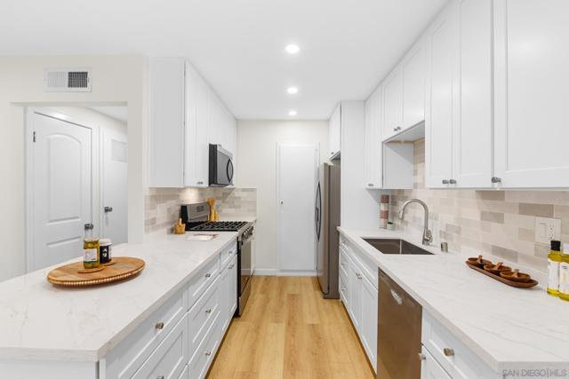 Image 4 of 38 For 16656 Orilla Dr