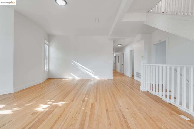 1238 12Th St, Oakland CA: https://media.crmls.org/mediaz/bd0be48c-03fe-4042-a115-7b5394a508a1.jpg