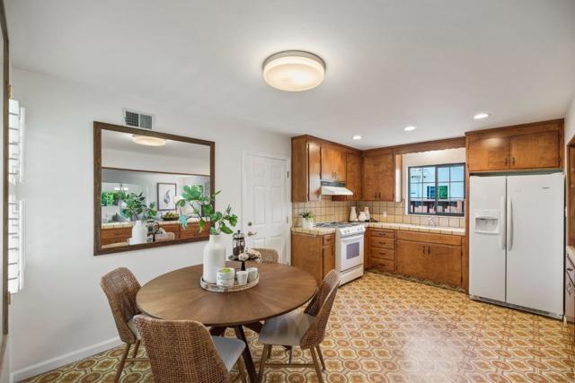 3468 Bella Vista Court, Santa Clara CA: https://media.crmls.org/mediaz/bd0c392e-a989-4892-826e-94594ed536e1.jpg