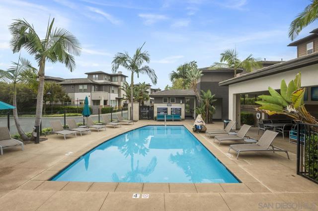 2472 Aperture Circle, San Diego CA: https://media.crmls.org/mediaz/bd0c5082-bcc4-4216-909c-b974a1edd763.jpg