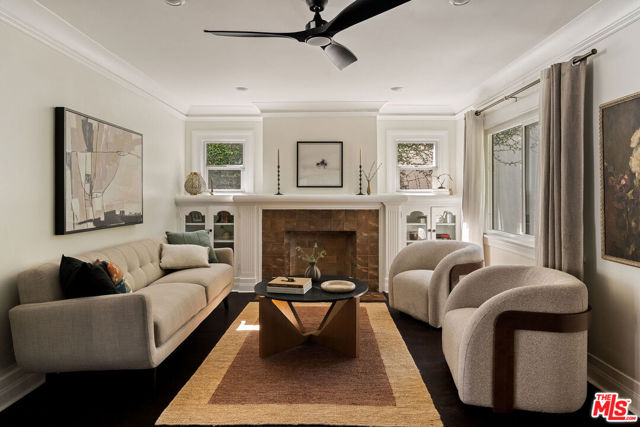 5748 7th Avenue, Los Angeles CA: https://media.crmls.org/mediaz/bd0c6272-e76a-467a-9ab0-f31ca58c2756.jpg