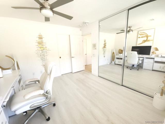 3933 Pinnacle Pl, Escondido CA: https://media.crmls.org/mediaz/bd0ce8d5-efd3-4cf9-b1fb-b1a4a77bf3e4.jpg