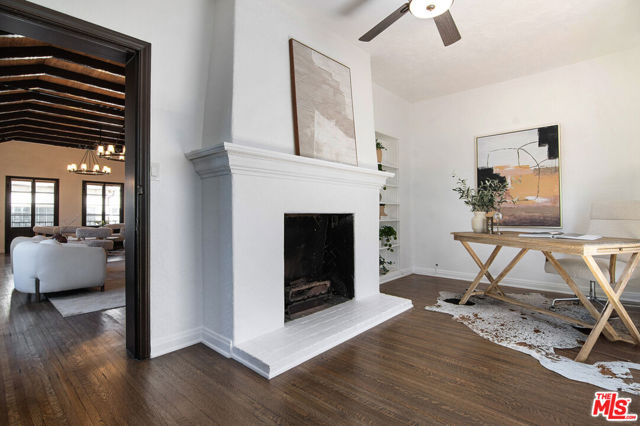 336 N Orange Drive, Los Angeles CA: https://media.crmls.org/mediaz/bd0d3351-897d-44dd-a21a-50b6ab07e8e0.jpg