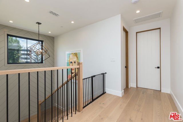 4253 Costello Avenue, Sherman Oaks CA: https://media.crmls.org/mediaz/bd0ef229-1d12-4811-bf64-788e7c23b88b.jpg