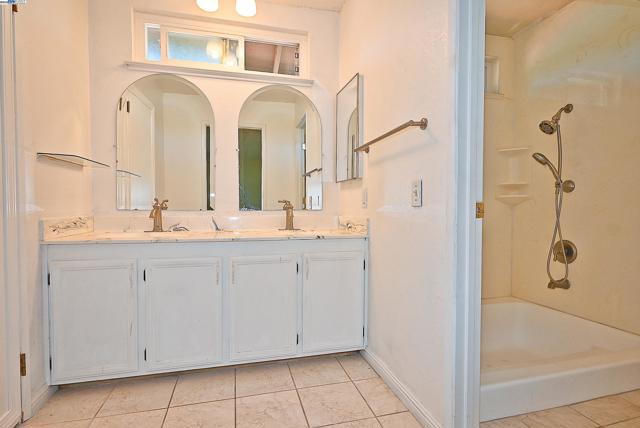 4919 Mohr Ave, Pleasanton CA: https://media.crmls.org/mediaz/bd0f041c-39cf-425d-9c6f-bdbdac11a79e.jpg