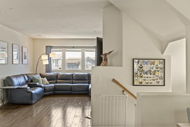 978 Martin Trail, Daly City CA: https://media.crmls.org/mediaz/bd0f1b0c-7dd3-45c4-a146-3c272d352401.jpg
