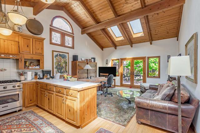 1025 Tamarind Street, Montara CA: https://media.crmls.org/mediaz/bd0f4bbd-6851-4f5b-a43f-872e6bdc0a04.jpg