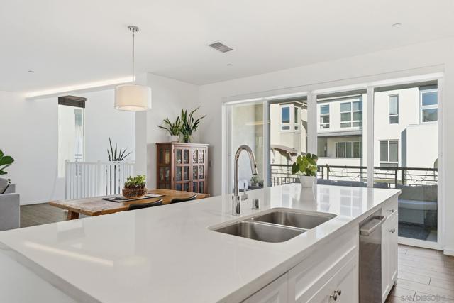 8337 Summit way, San Diego CA: https://media.crmls.org/mediaz/bd0f6bb5-c84c-4d60-b4b8-6e4a51209a43.jpg