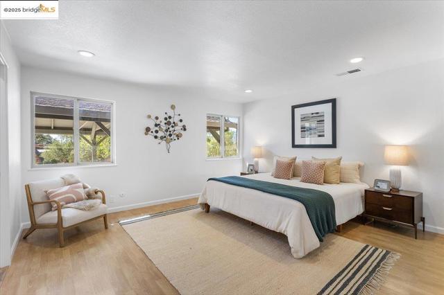 5665 Victoria LN, Livermore CA: https://media.crmls.org/mediaz/bd0fe877-e1db-4488-9228-7e0fb2bb0217.jpg