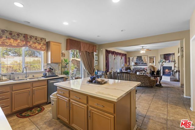 33716 Salvia Lane, Murrieta CA: https://media.crmls.org/mediaz/bd101bf8-9827-42f6-9f57-89ccf6fd7220.jpg