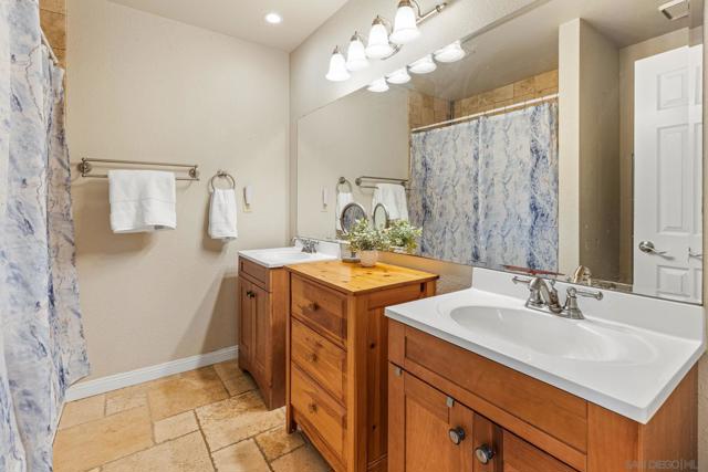 3188 Ora Avo Terrace, Vista CA: https://media.crmls.org/mediaz/bd102eed-a477-4d66-b6b3-746ee5659d54.jpg