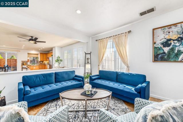 10 Narcissus Ct, Danville CA: https://media.crmls.org/mediaz/bd10443a-edd0-4daa-bf15-7bebaa3dfedc.jpg