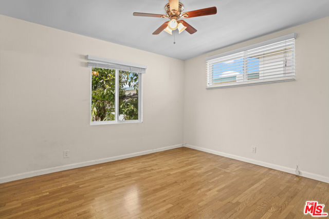 833 15th Street, Santa Monica CA: https://media.crmls.org/mediaz/bd10911b-359f-4678-bf4c-bd1b1c9edb57.jpg