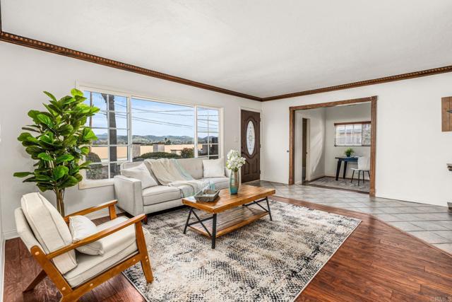 Detail Gallery Image 7 of 43 For 8319 Prospect Ave, Santee,  CA 92071 - 3 Beds | 3 Baths