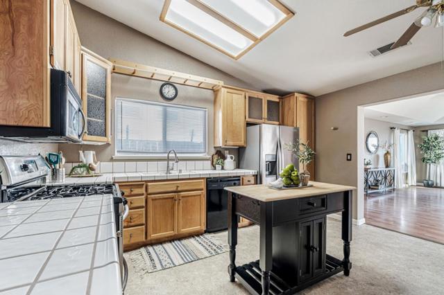 1519 Tamara Court, Escalon CA: https://media.crmls.org/mediaz/bd113d72-8b01-4603-a3ea-937d072aae19.jpg