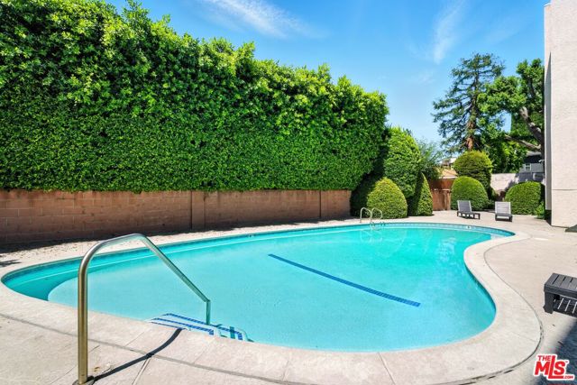 12955 Riverside Drive, Sherman Oaks CA: https://media.crmls.org/mediaz/bd127aef-a967-4d58-8a6e-46a117442eff.jpg