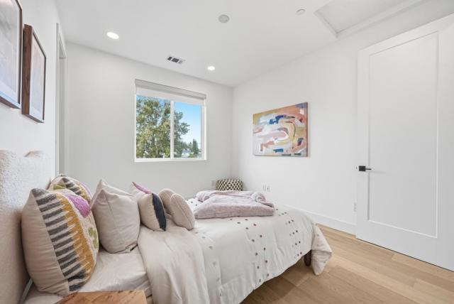395 Martens Avenue, Mountain View CA: https://media.crmls.org/mediaz/bd12af6d-c6c9-432a-b16a-6cb674a552ba.jpg