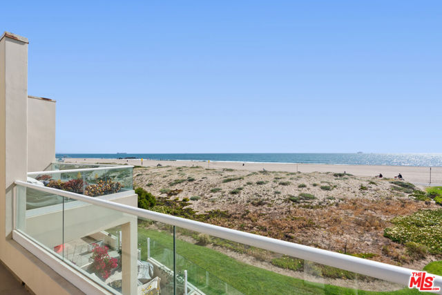 7301 Vista Del Mar, Playa del Rey CA: https://media.crmls.org/mediaz/bd15384d-6a90-47a0-a273-2dc696569456.jpg
