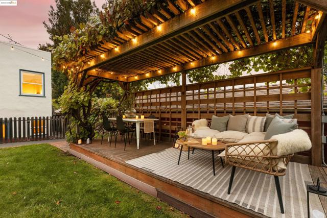 2451 Carmel St, Oakland CA: https://media.crmls.org/mediaz/bd165650-dd9d-44c3-ba36-5e78ad29fac1.jpg