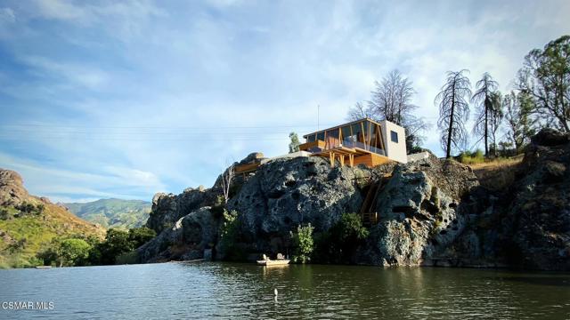 28801 Lakeshore Drive, Agoura Hills CA: https://media.crmls.org/mediaz/bd16c2ec-fe79-489f-9069-1190be178812.jpg