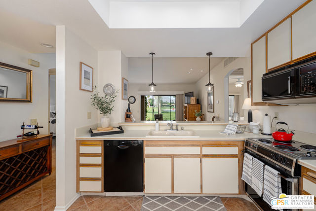 67676 Lagos Way, Cathedral City CA: https://media.crmls.org/mediaz/bd16dc4b-04d6-47e1-8998-a25ed785c4eb.jpg