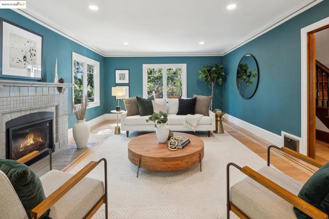 733 Carlston Ave., Oakland CA: https://media.crmls.org/mediaz/bd173ba9-6a5b-4e28-bf2b-44107c7464e6.jpg