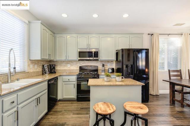 Image 5 of 43 For 390 Caravaggio Cir