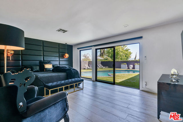3001 Dona Nenita Place, Studio City CA: https://media.crmls.org/mediaz/bd17c524-40b6-45d0-83eb-fcba29a7de54.jpg