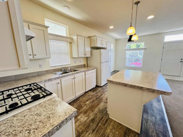 2655 Parkside Dr, Union City, California 94587, 3 Bedrooms Bedrooms, ,2 BathroomsBathrooms,Residential,For Sale,Parkside Dr,41060565