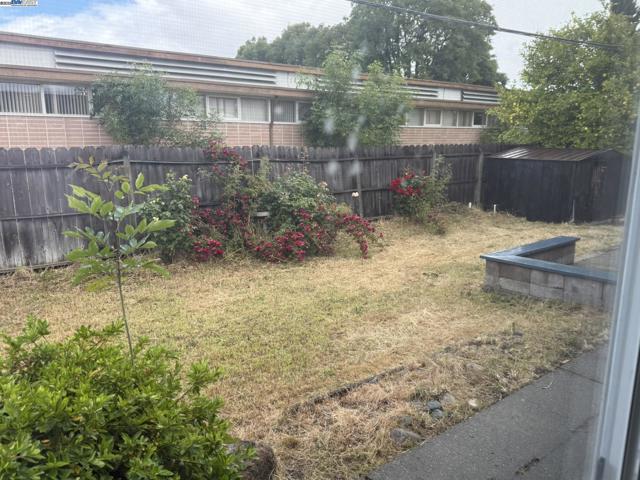 224 E Tennessee St, Fairfield CA: https://media.crmls.org/mediaz/bd184e70-dd68-476b-8ee5-0712f0214c2d.jpg