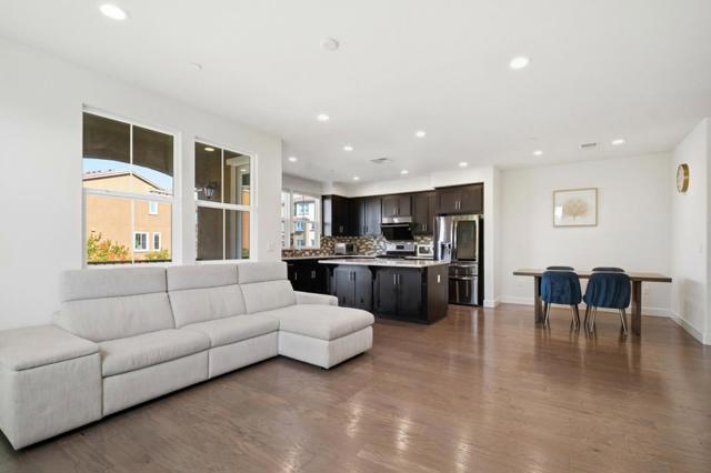 5724 Pandorea Terrace, Newark CA: https://media.crmls.org/mediaz/bd1854a1-fd25-4573-a129-2af000811435.jpg