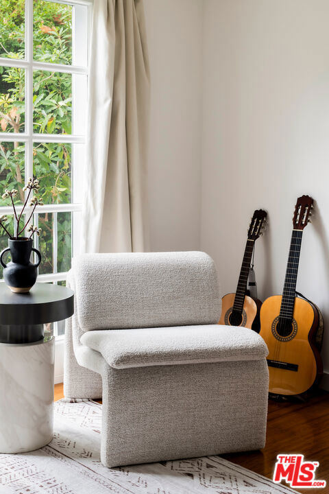 2745 La Cuesta Drive, Los Angeles CA: https://media.crmls.org/mediaz/bd18951a-116c-4310-a0d4-f87a47b7bd49.jpg