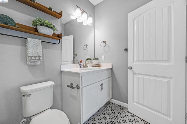 1589 Friendly St, Manteca CA: https://media.crmls.org/mediaz/bd18bcb3-f7e5-4b18-9b91-a4b279b203a1.jpg