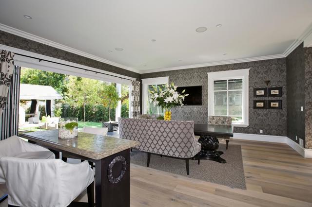 1105 F Avenue, Coronado CA: https://media.crmls.org/mediaz/bd18bf9b-bbe3-4039-8db3-02c0f75f56db.jpg