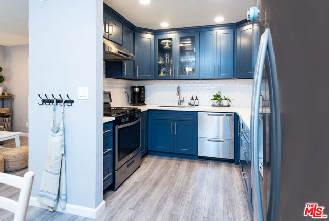 801 East ACACIA Avenue, D photo 8