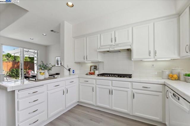 4946 Sequoia Ave, Dublin CA: https://media.crmls.org/mediaz/bd19116f-a384-4a17-a197-9acfd0762291.jpg