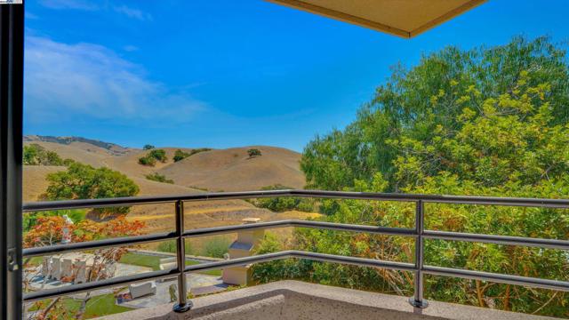 4478 Deer Ridge Road, Danville CA: https://media.crmls.org/mediaz/bd19fe10-16b4-4918-9070-dea02395983c.jpg