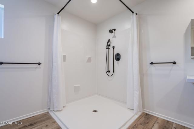 3242 Hereford Court, Simi Valley CA: https://media.crmls.org/mediaz/bd1a82ed-d462-495f-80b0-163d1d048e12.jpg