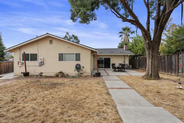 1301 3rd Street, Gilroy CA: https://media.crmls.org/mediaz/bd1a9c40-1f0f-47b4-b682-acd1d523fdff.jpg