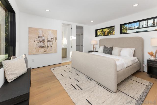 806 Hygeia, Encinitas CA: https://media.crmls.org/mediaz/bd1af043-d106-4034-bbd2-e538d08f0a58.jpg