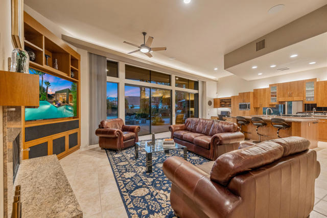 12 Boulder Lane, Rancho Mirage CA: https://media.crmls.org/mediaz/bd1b0041-ce0b-4804-bb9f-f6d8f9620ff0.jpg