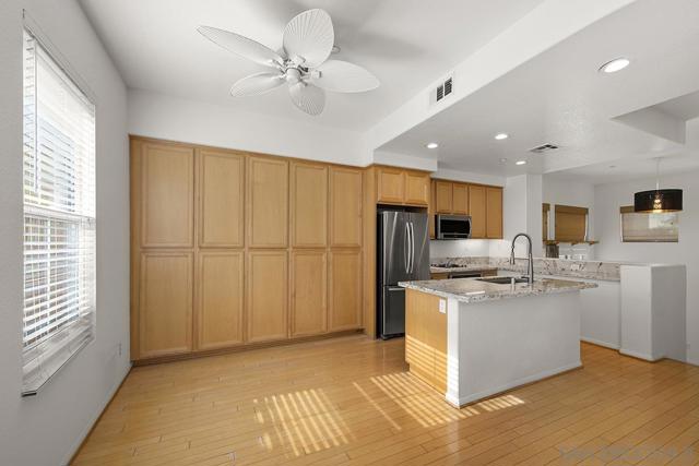 2788 Villas Way, San Diego CA: https://media.crmls.org/mediaz/bd1b0edb-b808-4515-b2a9-a801fe680f75.jpg