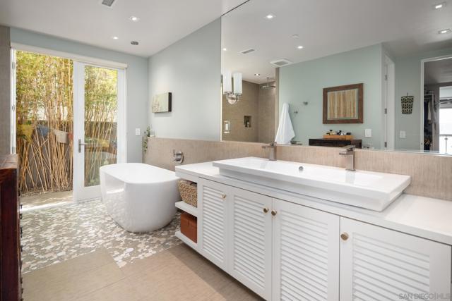 1521 Neptune Ave, Encinitas CA: https://media.crmls.org/mediaz/bd1b97a5-ddb8-405f-a85a-375a8ca656f2.jpg