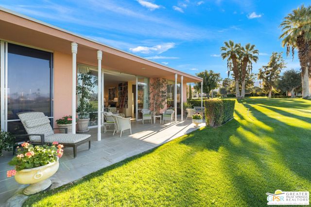 47425 Medina Drive, Palm Desert CA: https://media.crmls.org/mediaz/bd1bdc0c-b2bd-4fb3-813b-54ddb499cb15.jpg