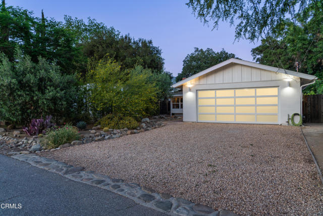 202 N. Fulton Street, Ojai CA: https://media.crmls.org/mediaz/bd1c29f5-5bd6-4bc8-a2ac-a3241e2cae50.jpg