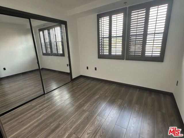 520 S Kingsley Drive, Los Angeles CA: https://media.crmls.org/mediaz/bd1c576e-9dc4-4f52-bc25-1d812755b5b4.jpg