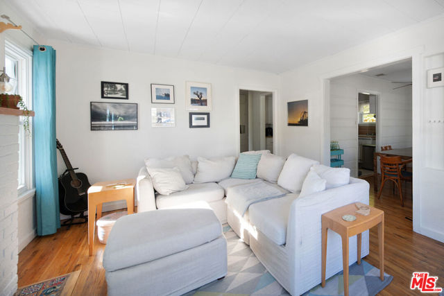 10623 Fitzroy Avenue photo 8