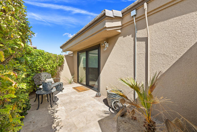 76064 Honeysuckle Drive, Palm Desert, CA 92211